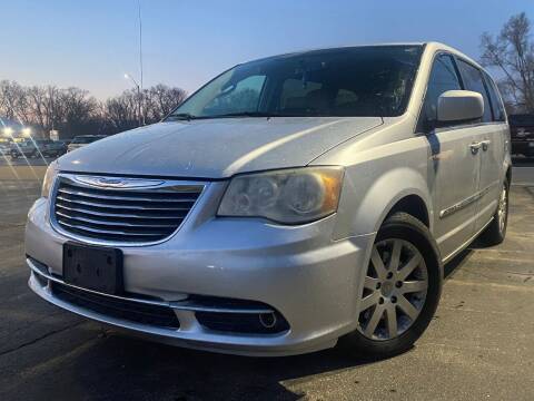 2012 Chrysler Town and Country for sale at Car Castle in Zion IL