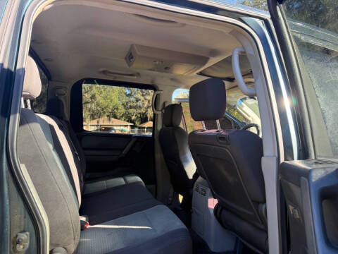 2004 Nissan Titan SE