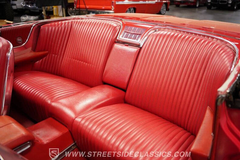 1964 Ford Thunderbird