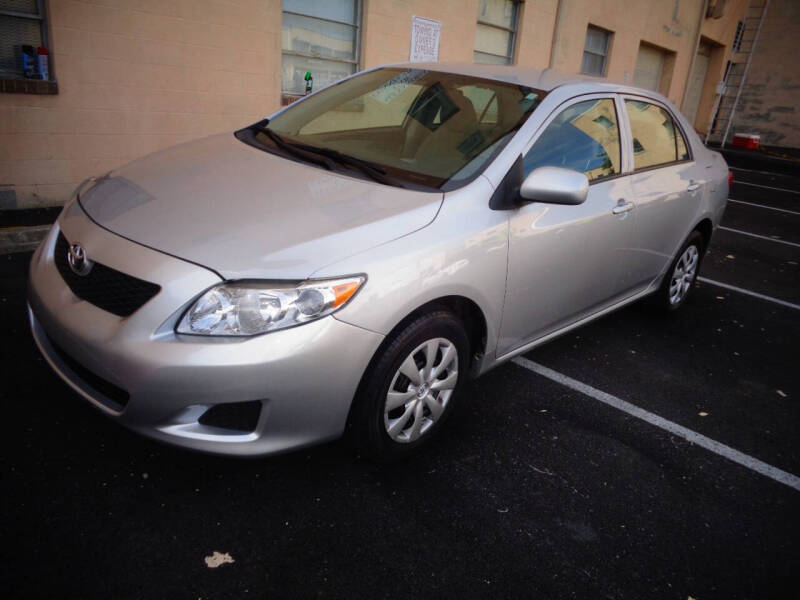 2009 Toyota Corolla LE photo 2