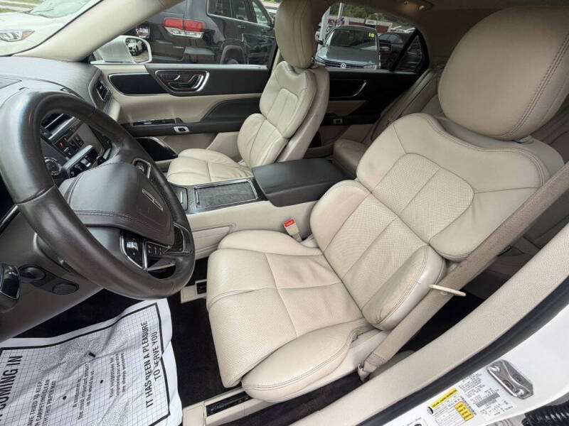 2017 Lincoln Continental Select