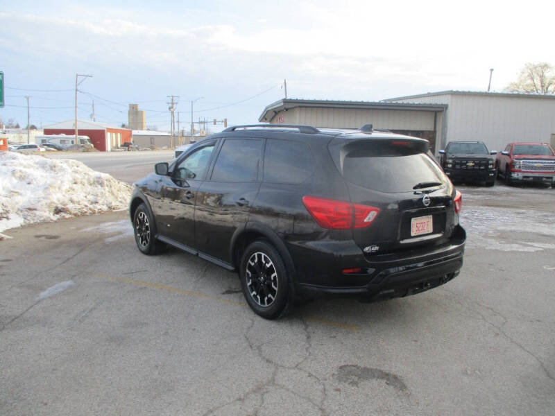 2020 Nissan Pathfinder SV