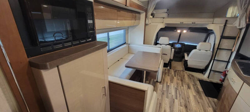 2017 Winnebago Winnebago 24J