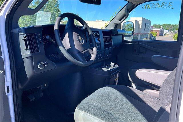 2024 Chevrolet Express 2500