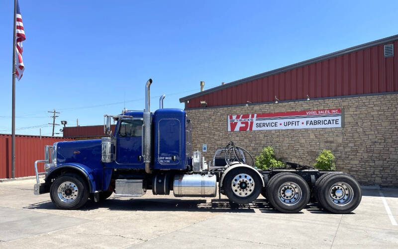 2015 Peterbilt 389