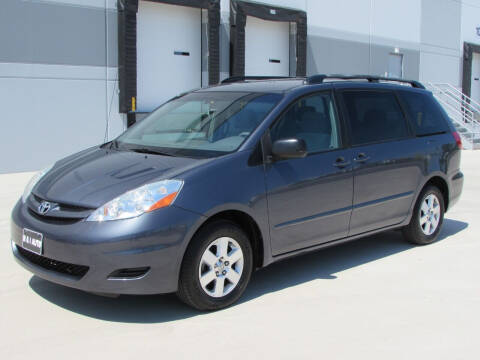 2008 Toyota Sienna for sale at R & I Auto in Lake Bluff IL