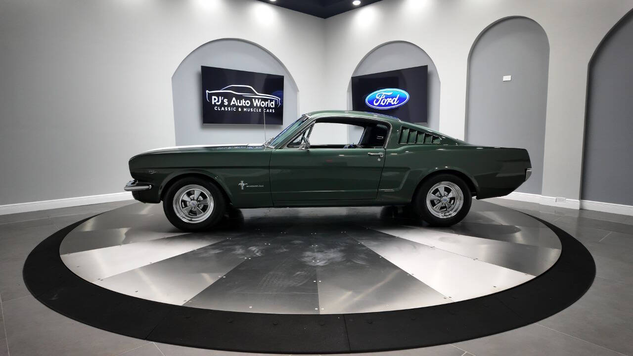 1965 Ford Mustang 1