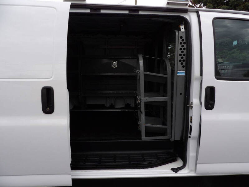 2022 Chevrolet Express 2500