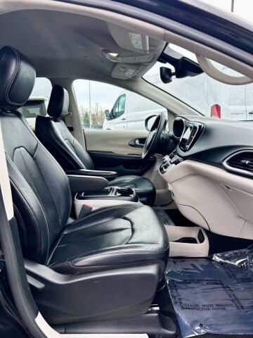 2022 Chrysler Pacifica Touring L