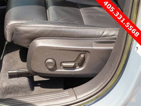 2023 Volvo XC40 B5 Plus Bright Theme