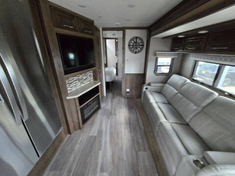 2021 Freightliner S2RV Chassis