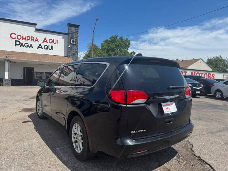 2017 Chrysler Pacifica LX