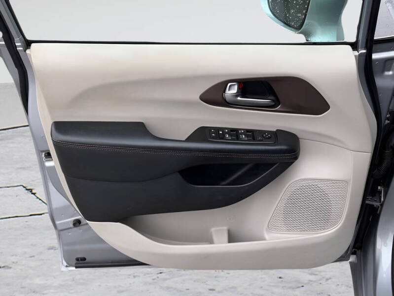 2019 Chrysler Pacifica Touring L