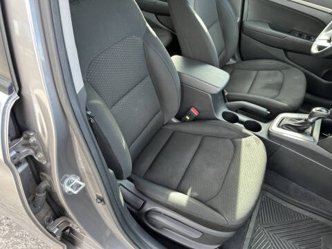 2020 Hyundai Elantra SE