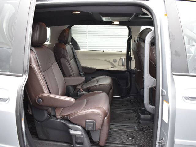 2024 Toyota Sienna Platinum 7-Passenger