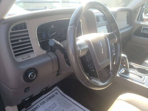 2017 Lincoln Navigator Select