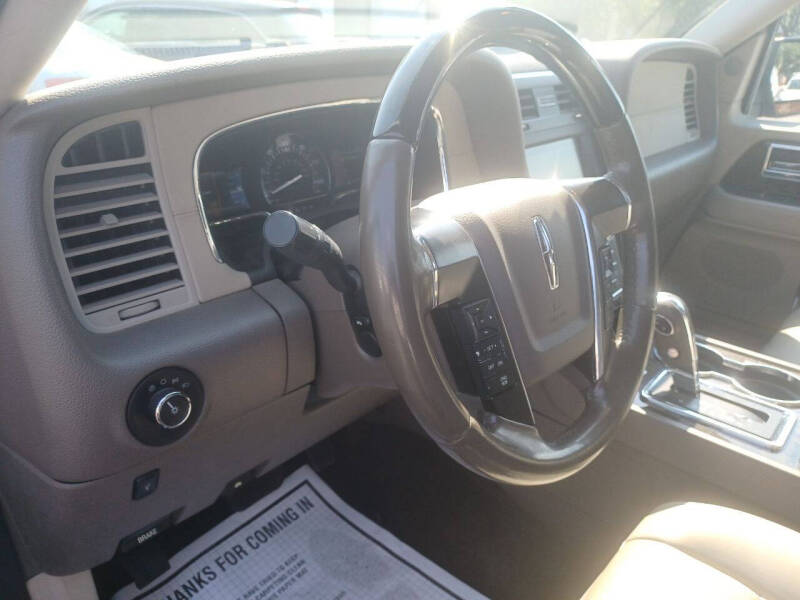 2017 Lincoln Navigator Select