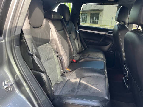 2010 Porsche Cayenne GTS