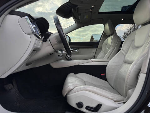 2018 Volvo V90 Cross Country T6