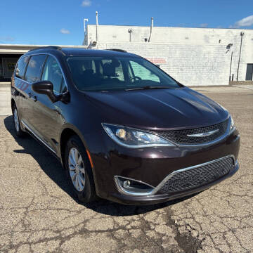 2017 Chrysler Pacifica Touring-L