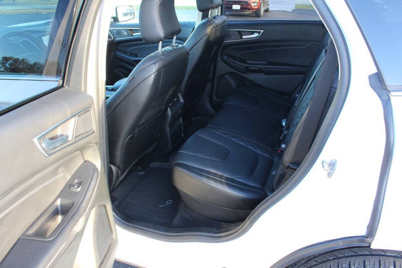 2023 Ford Edge Titanium