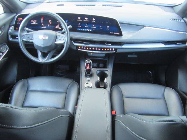 2024 Cadillac XT4 Premium Luxury