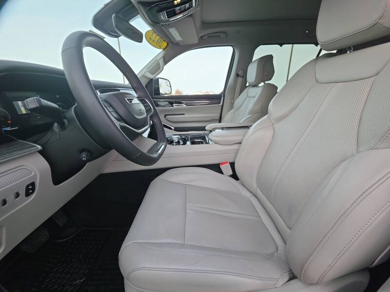 2022 Jeep Wagoneer Series III