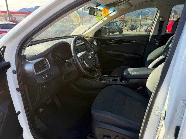 2019 Kia Sorento S V6