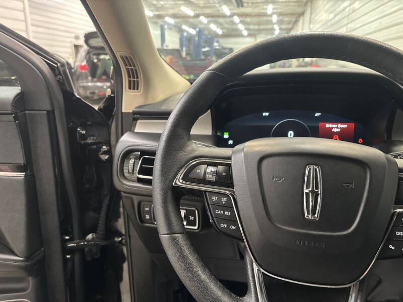 2022 Lincoln Nautilus Standard