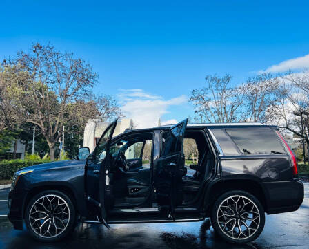 2017 Cadillac Escalade Luxury