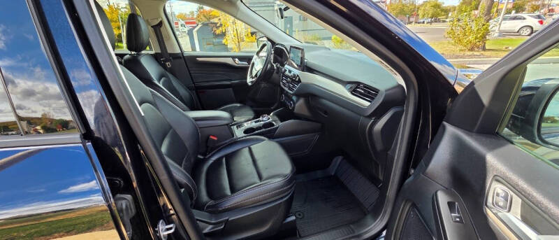 2021 Ford Escape SEL