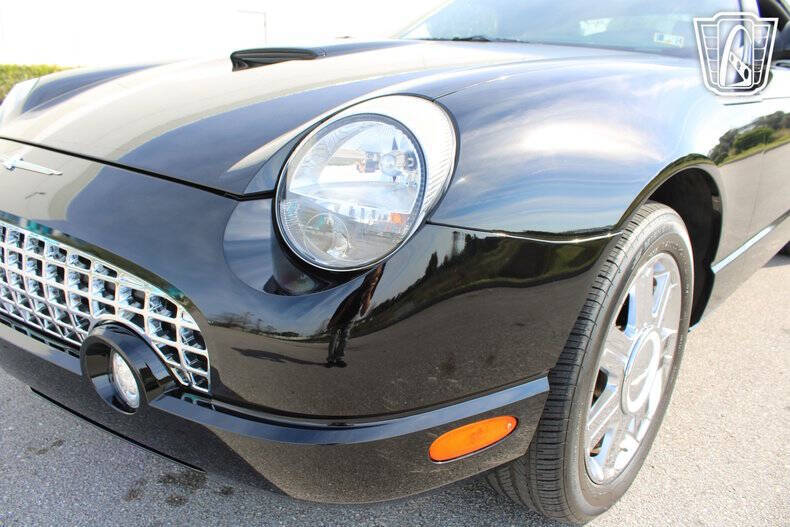 2005 Ford Thunderbird Deluxe