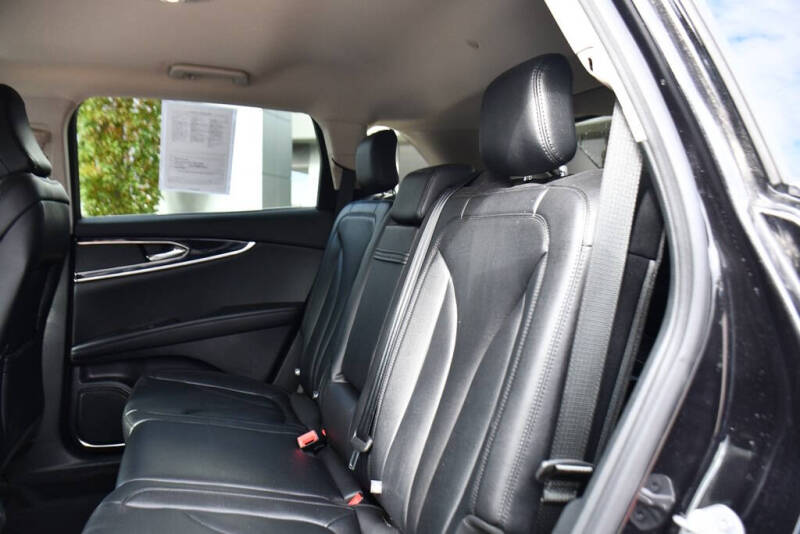 2022 Lincoln Nautilus Standard