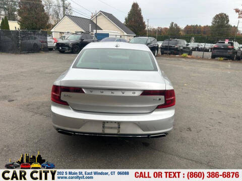 2017 Volvo S90 T6 Momentum