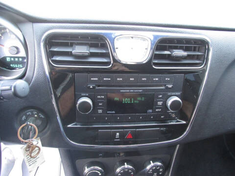 2013 Chrysler 200 Touring