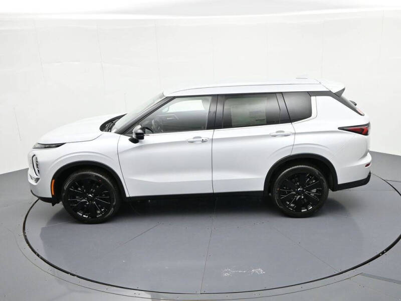 2026 Mitsubishi Outlander LE