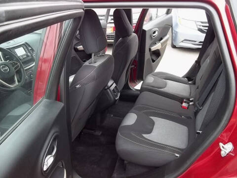 2017 Jeep Cherokee Sport