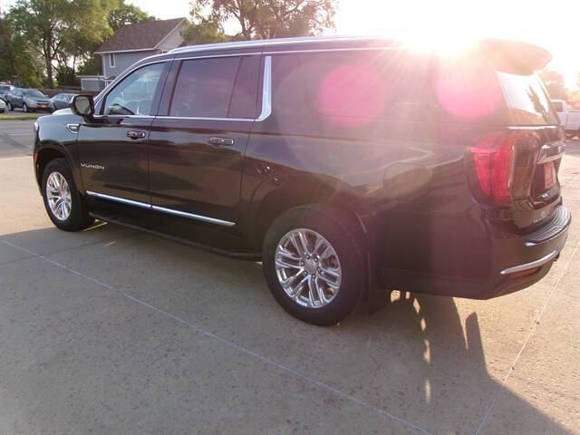 2023 GMC Yukon XL SLT