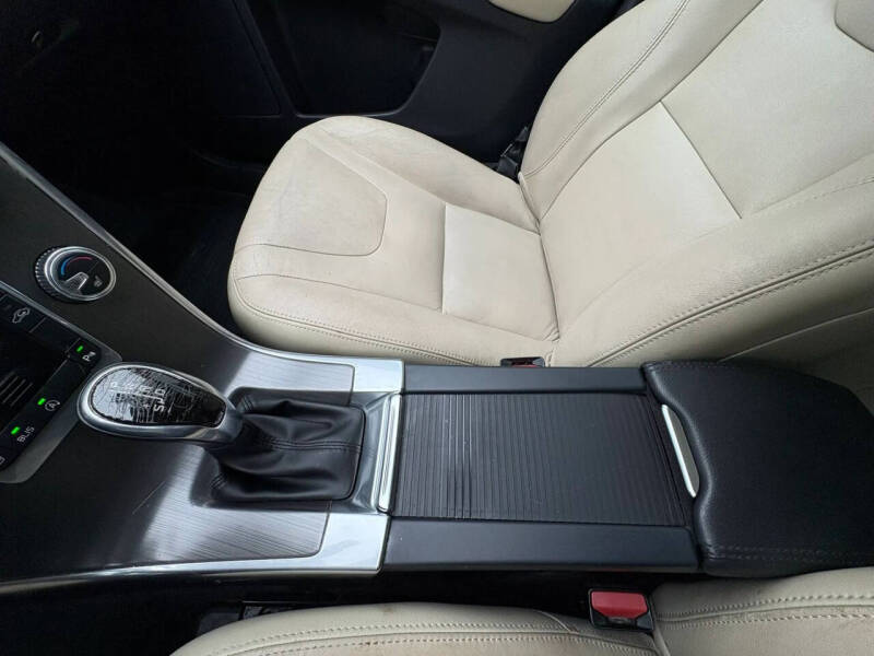 2016 Volvo XC60 T6 Drive-E