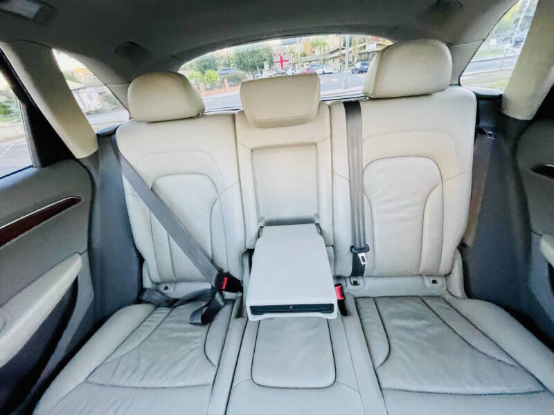 2011 Audi Q5 2.0T quattro Premium Plus