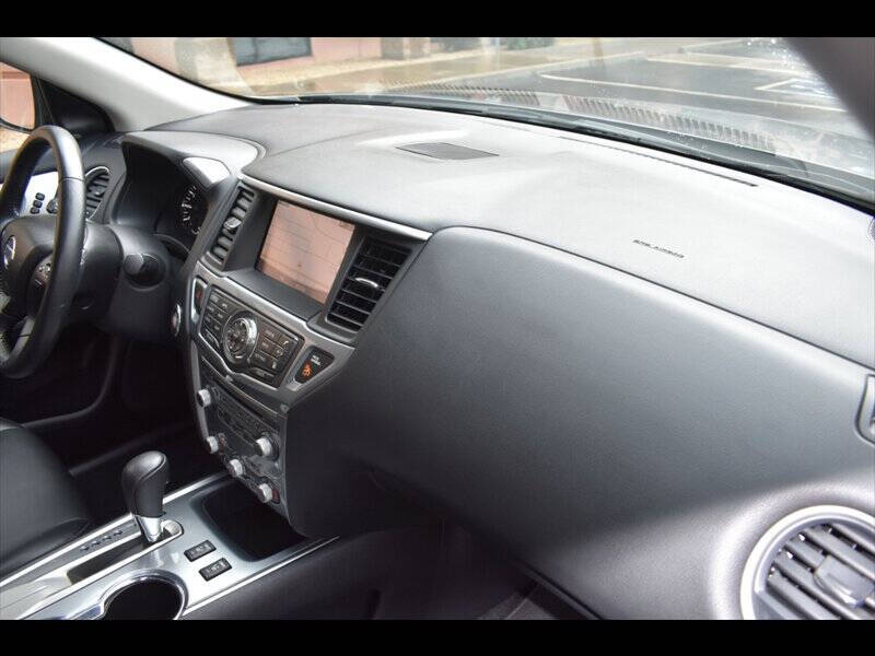 2019 Nissan Pathfinder SL