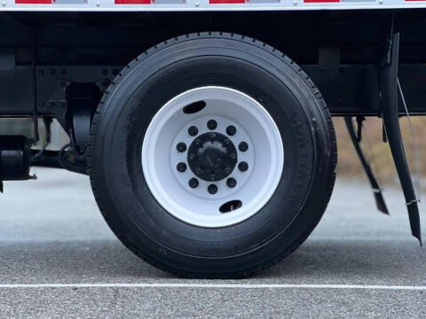 2020 Freightliner M2 106