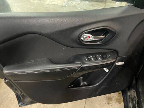 2014 Jeep Cherokee Sport