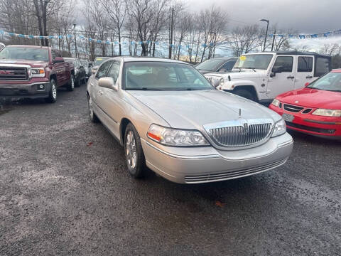 2005 Lincoln Town Car Signature Limited