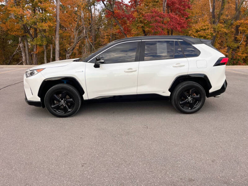 2019 Toyota RAV4 XSE photo 2