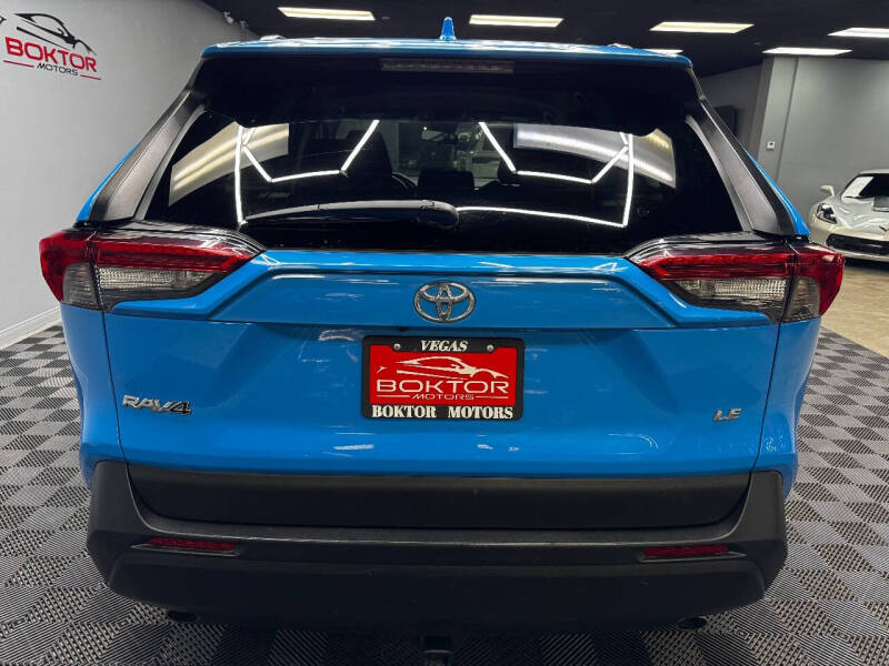 2020 Toyota RAV4 LE