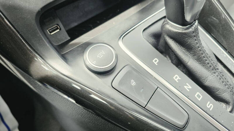 2017 Ford Focus Titanium