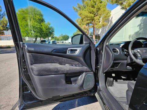 2015 Nissan Pathfinder SV