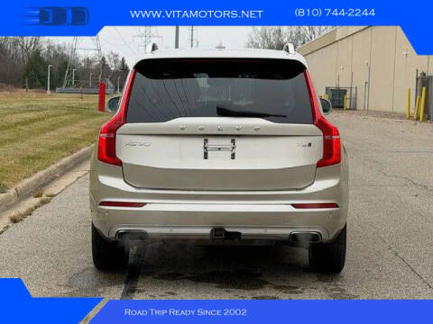 2016 Volvo XC90 T6 Momentum