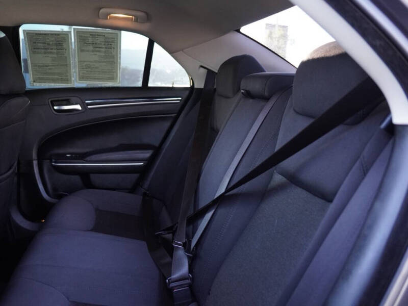 2023 Chrysler 300 Touring